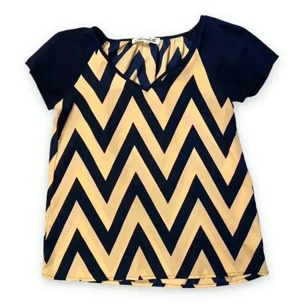 Annabella Shear Short Sleeve Navy and Tan Relaxed Fit V-Neck Chevron Blouse - Picture 6 of 7